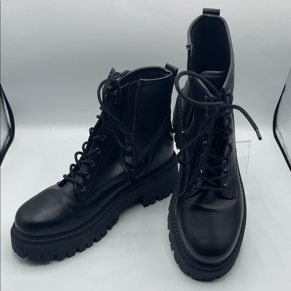 Madden girl Black Lace-Up Ankle Boots women size 10